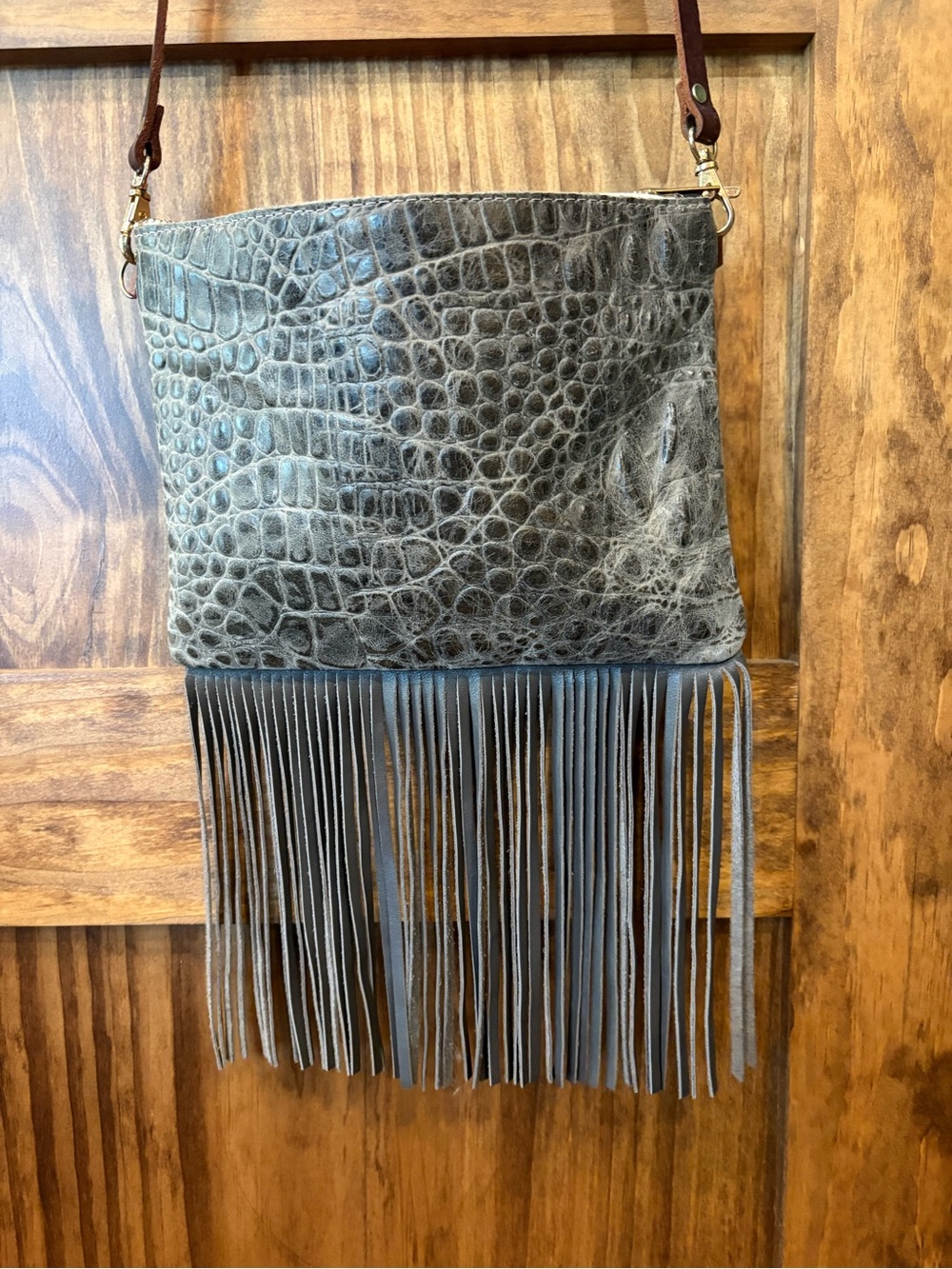 Fringed Croc-Texture Leather Crossbody Bag - Gray